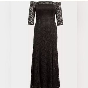 NWT Torrid Off The Shoulder Lace Gown